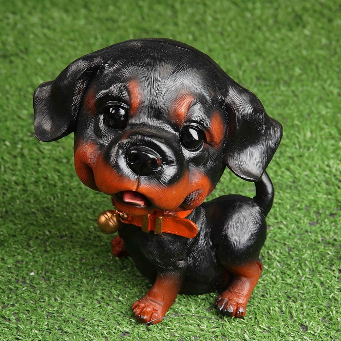 Садовая фигура "Ротвейлер" красный ошейник