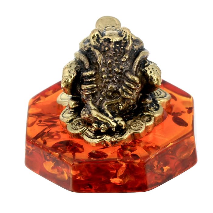 Нэцкэ "Лягушка с монетами"