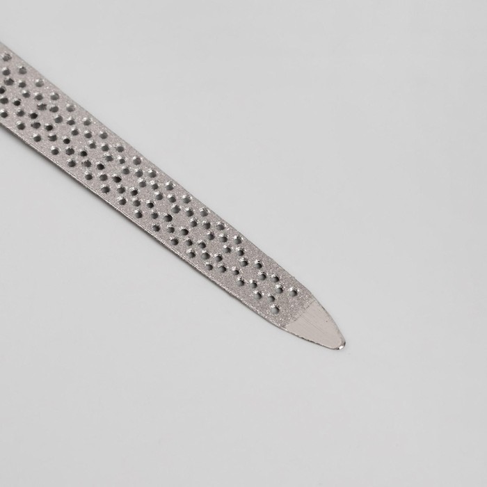 Пилка металлическая для ногтей, перфорированная, 15 см, цвет чёрный