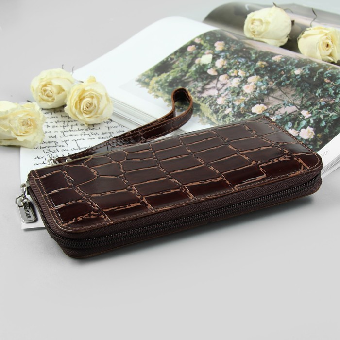 Кошелёк женский на молнии, 3 отдела, отдел для монет, коричневый крокодил