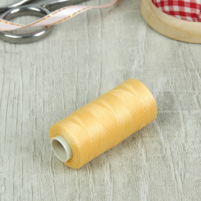 Нитки 40/2, 300м, №131, жёлтый