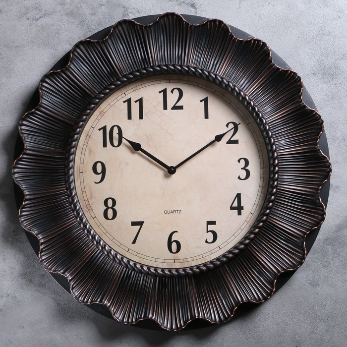 Часы настенные круглые "Гофре", d=61 см, чёрный каркас волной, циферблат бежевый