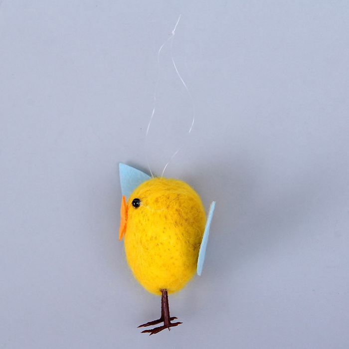 Подвеска декоративная ручной работы "Цыплёнок", шерсть