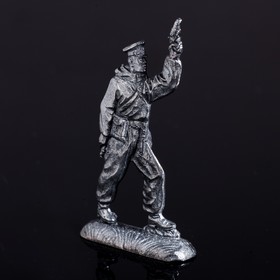 

Оловянный солдатик "Пограничник с ракетницей"