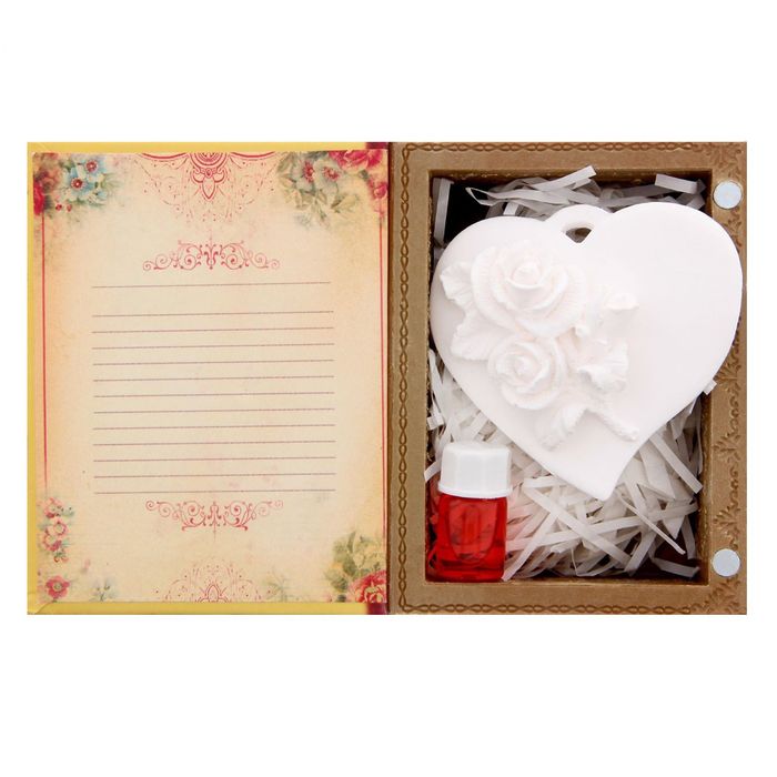 Подарочный набор в книге-шкатулке "С любовью": аромасаше из гипса и эссенция, аромат розы