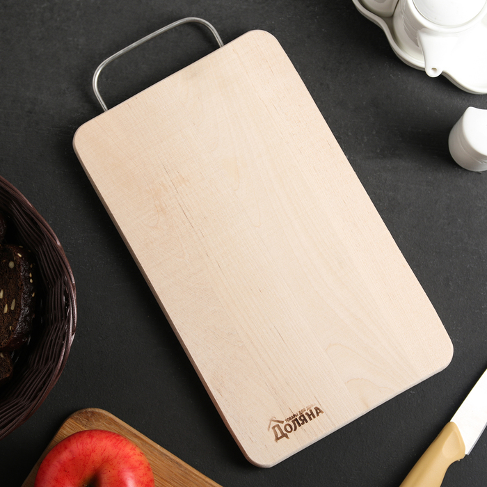 Доска разделочная березовая с металлической ручкой 28х17 см "Удобная"
