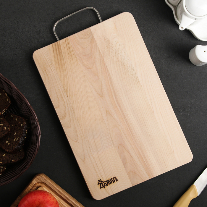 Доска разделочная березовая с металлической ручкой 33х22 см "Удобная"