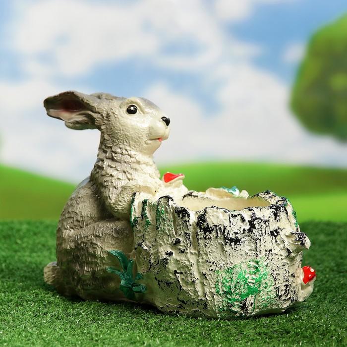 Фигурное кашпо "Зайка"