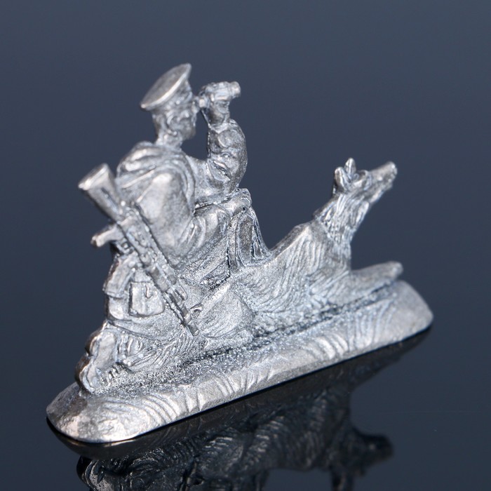 Оловянный солдатик "Пограничник в засаде"