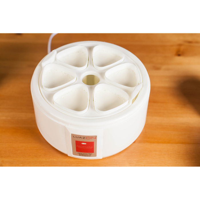 Йогуртница электрическая LuazON LY-01, 1,5л., 15 вт, 6 стаканов, белая