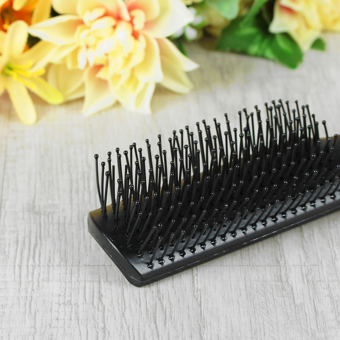 Расчёска массажная, прямоугольная, цвет чёрный/белый