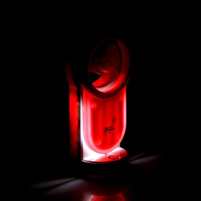 Лампа наст.LED-лампа(18 диодов) с вентилят. (2 режима) "Фан"МИКС держит заряд, шнур в компл.