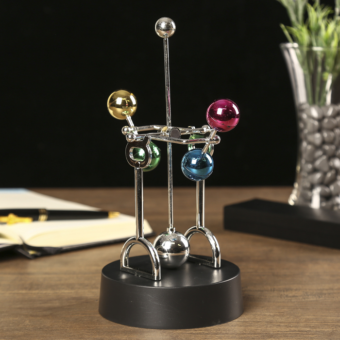 Маятник "Вращение сфер" от батареек 4 шт. АА