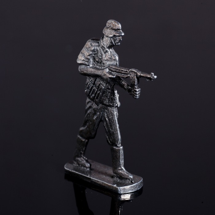 Оловянный солдатик "Автоматчик. Вермахт"