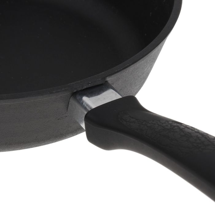 Сковорода 26 см с пластмассовой ручкой и алюминиевой крышкой