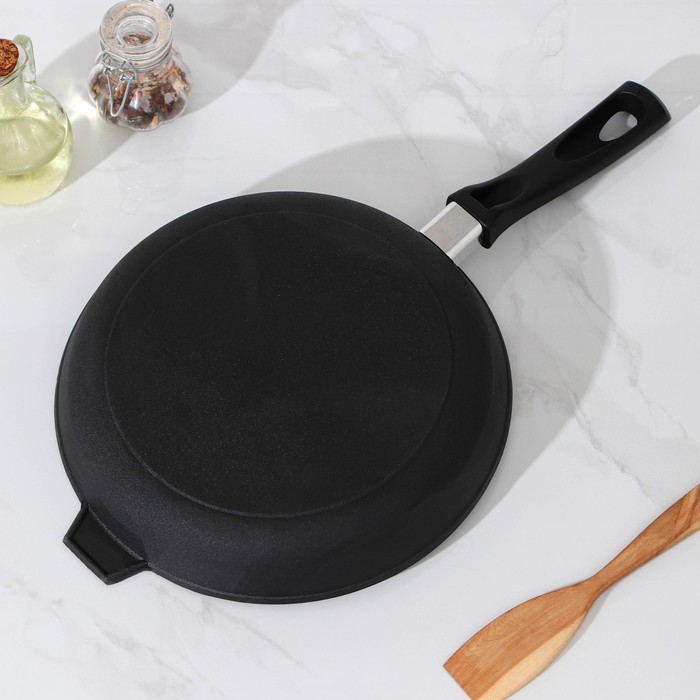 Сковорода 26 см с пластмассовой ручкой и стеклянной крышкой