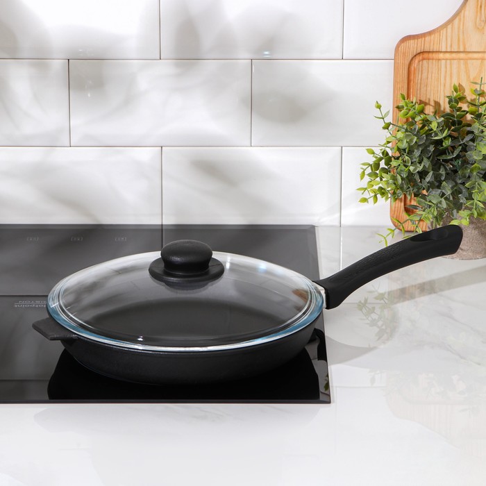 Сковорода 26 см с пластмассовой ручкой и стеклянной крышкой