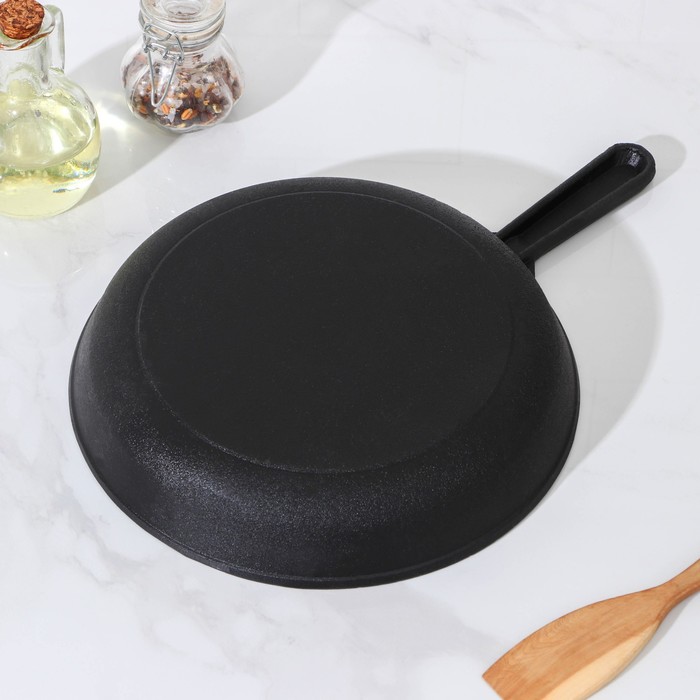 Сковорода 24 см, с чугунной ручкой и стеклянной крышкой