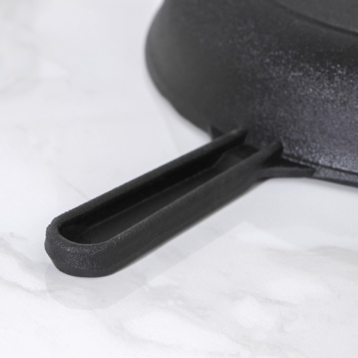 Сковорода 24 см, с чугунной ручкой и стеклянной крышкой