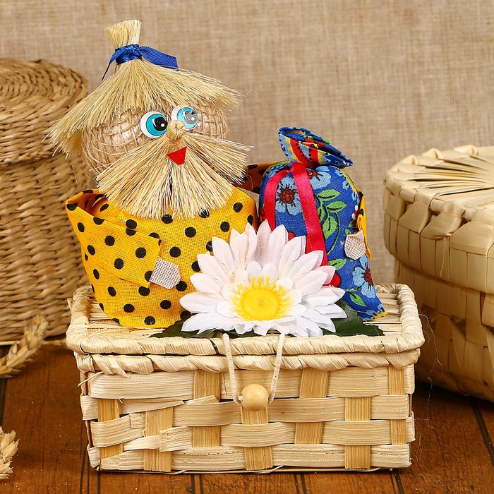 Домовой на сундуке средний 4,0003(1)