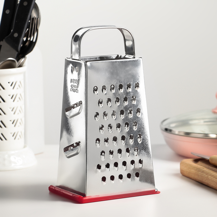 Терка с крышкой-дозатором и металлической ручкой, цвет МИКС