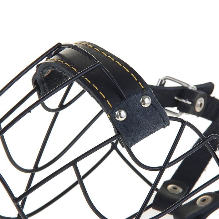 Намордник металлический №7 (ротвейлер), длина по носу 11 см, обхват морды 38 см