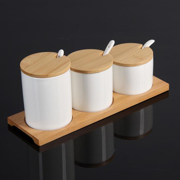 Набор банок керамических для сыпучих продуктов с ложками на деревянной подставке Доляна «Эстет», 3 банки: 200 мл, 250 мл, 350 мл, цвет белый
