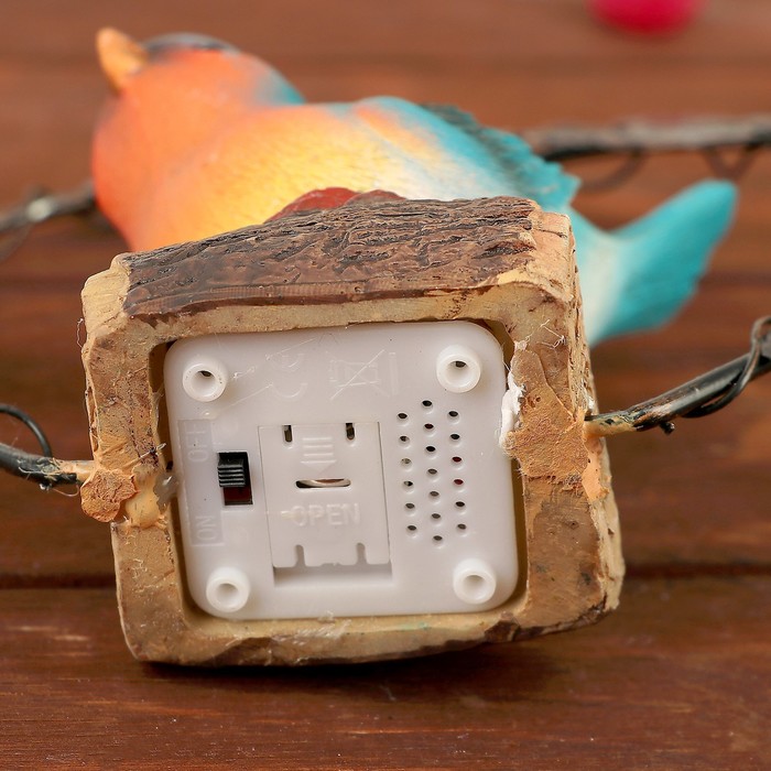 Подвесной декор "Птичка на пне" с датчиком движения