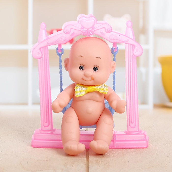 Пупс "Кроха с бабочкой" на качелях, МИКС