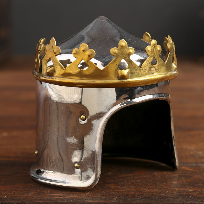 Сувенирный шлем "Королевский" мини