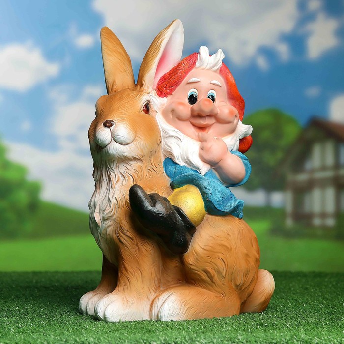 Садовая фигура "Гном на зайце"