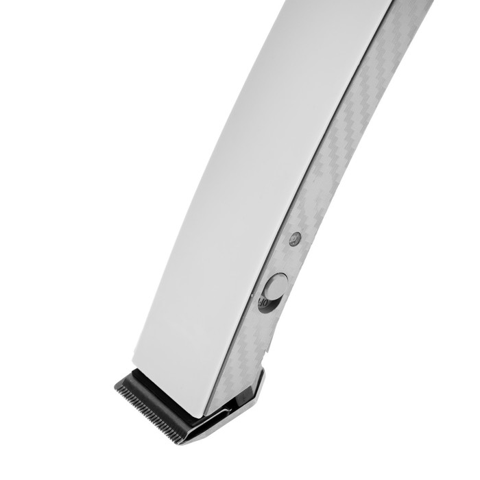 Машинка для стрижки LuazON LST-02, АКБ 600 мАч, насадки 6 и 9 мм, LED-индик., белая