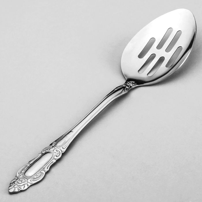 Ложка с прорезями 23x6 cм ''Королевство"