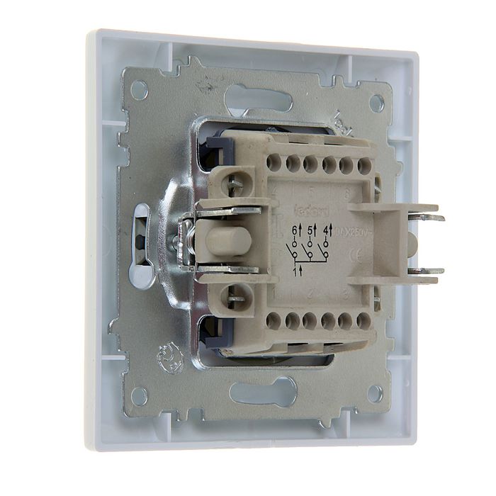 Выключатель LEDARD Novus, 10 А, 250 В, 3 клавиши, скрытый, белый