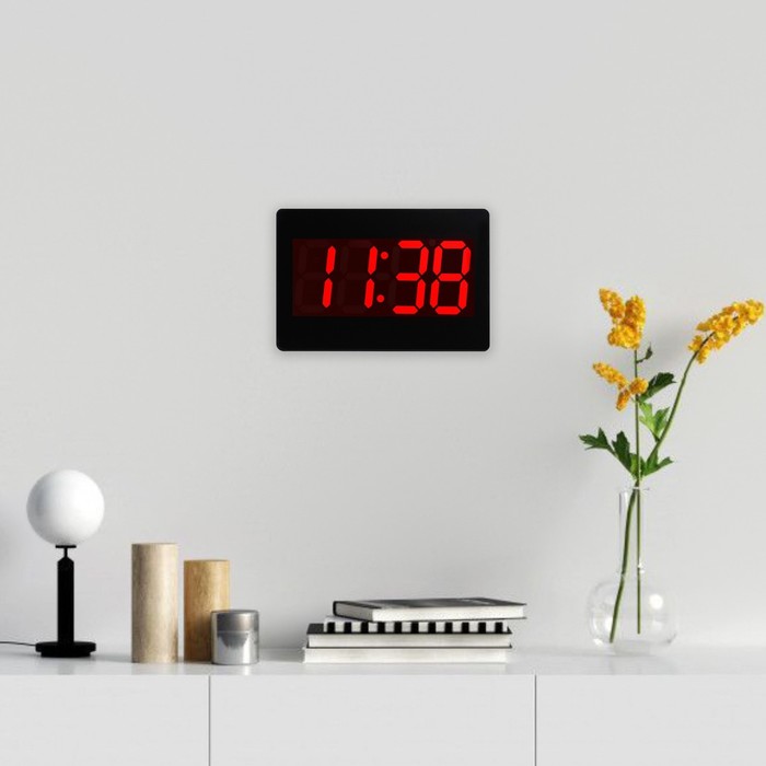 Часы настенные электронные с термометром и будильником, цифры красные 15.5х23.5 см