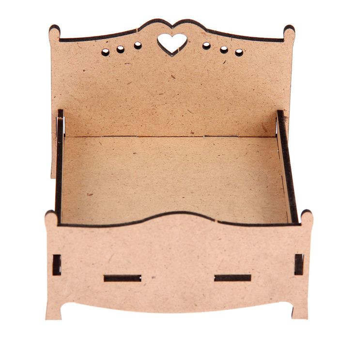 Заготовка для творчества "Кровать для кукольного домика"