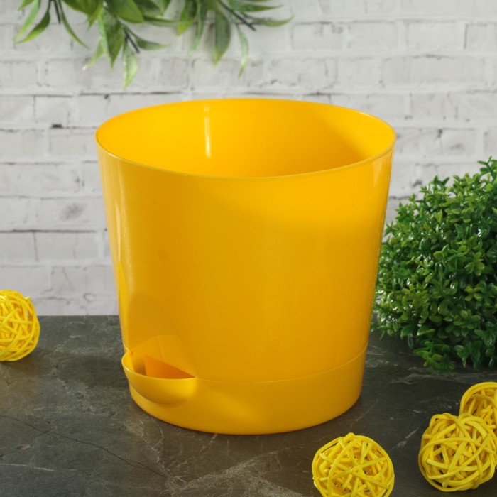 Кашпо с прикорневым поливом d=12 см "Ника" 800 мл, цвет желтый
