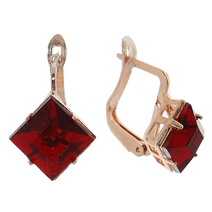 Серьги со стразами "Ромб", цвет красный в золоте