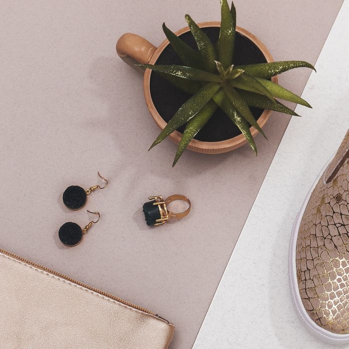 Кольцо "Натурель фэшн", круг, цвет изумруд в золоте, безразмерное