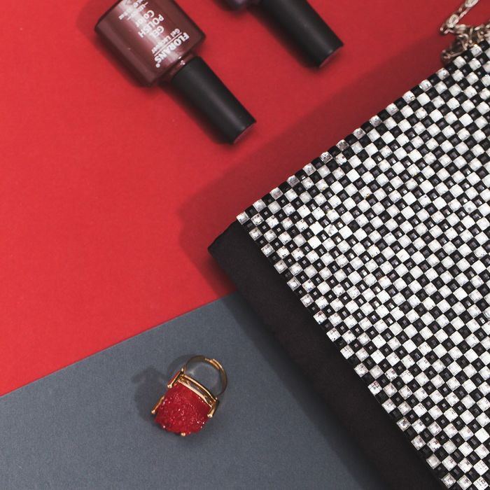 Кольцо "Натурель фэшн", прямоугольник, цвет ярко-красный в золоте, безразмерное