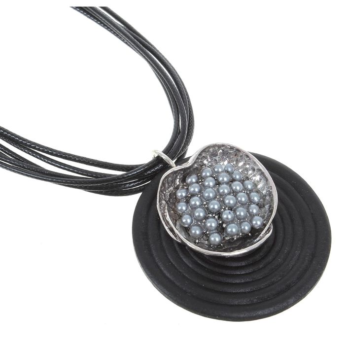 Кулон на шнурке "Круг жемчужный", цвет чёрно-серый
