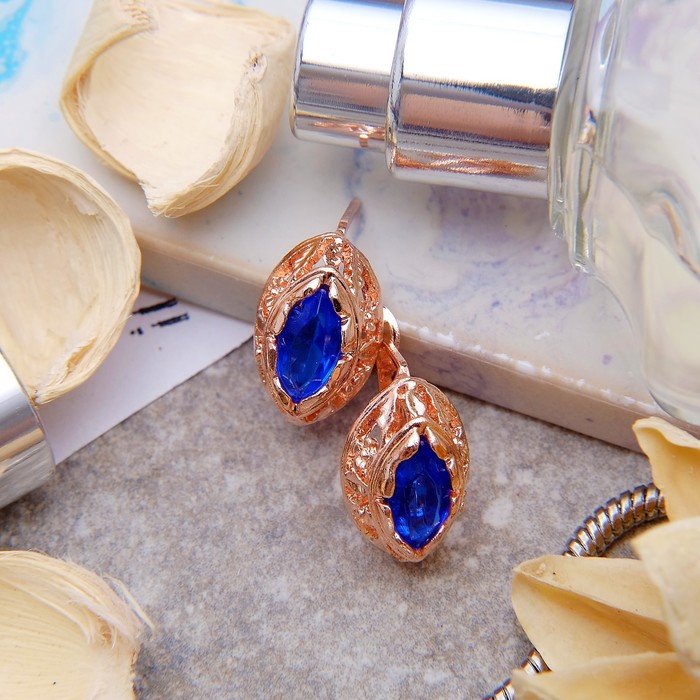 Серьги со стразами "Эллипс ажурный", цвет тёмно-синий в золоте