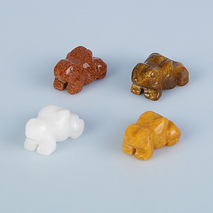 Набор фигурок из разных минералов "Лягушки"