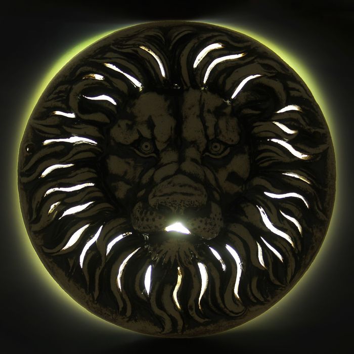 Садовый светильник "Лев" настенный, шамот