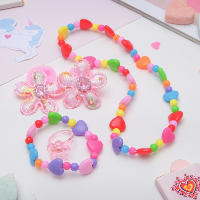 Набор детский "Выбражулька" 5 предметов: 2 резинки, бусы, браслет, кольцо, цветок с сердечком, цветной