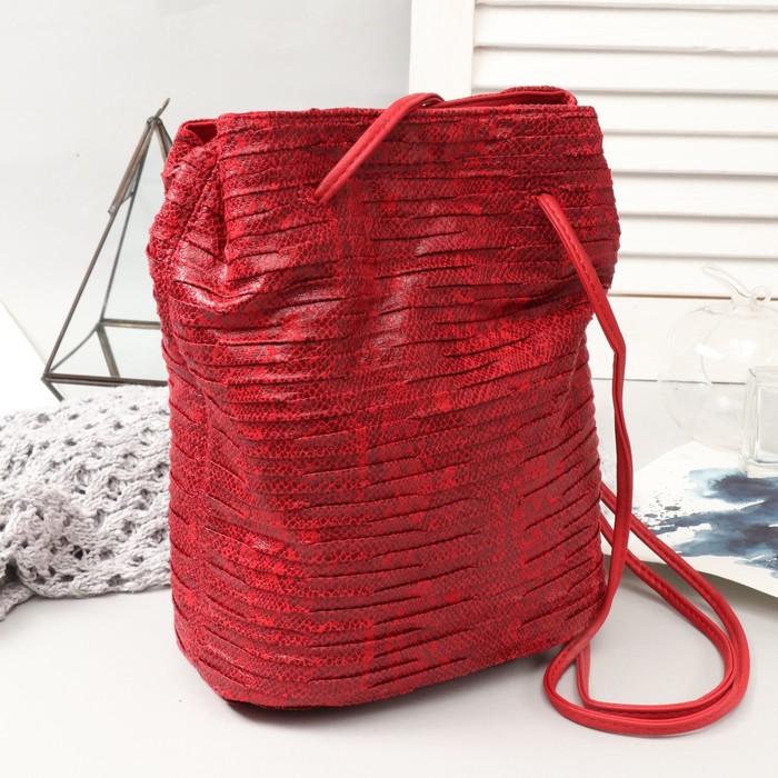 Сумка женская на магните "Переплетение", 2 отдела, красная