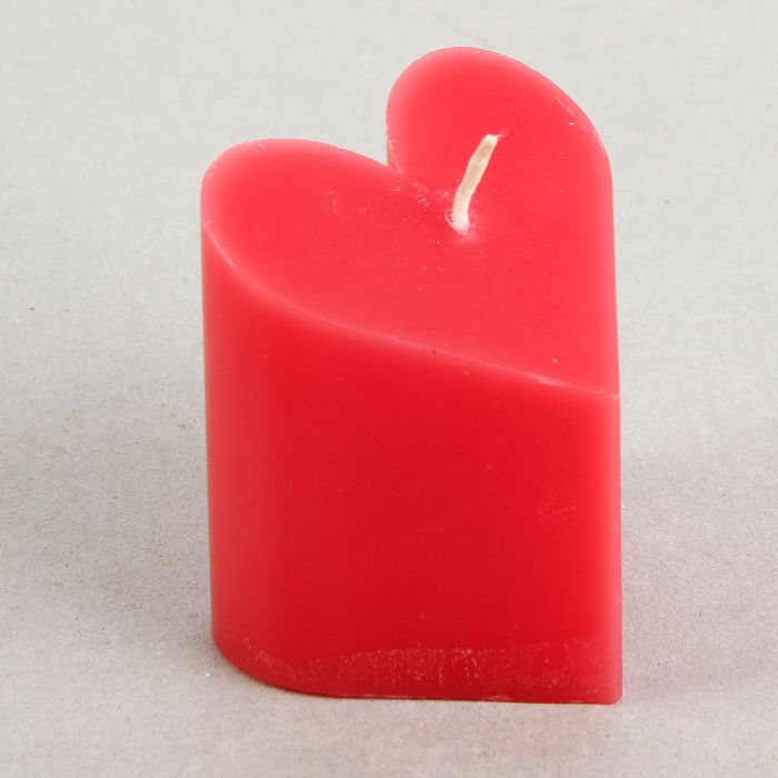 Свеча-пирамида "Сердце" 6,8 х 7,5 см, цвет красный