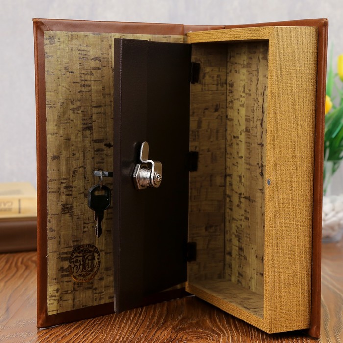 Шкатулка-сейф кожа "Лермонтов. Герой нашего времени" 26х17х5 см