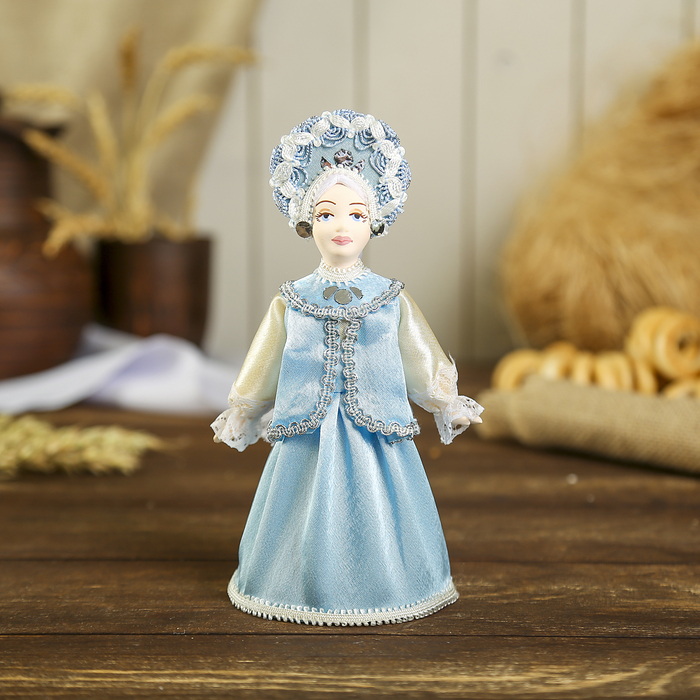 Сувенирная кукла &quot;Оксана&quot; в праздничный костюме 18 -19в. Центр. Россия