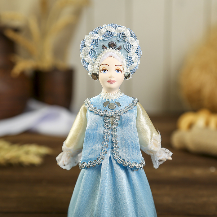 Сувенирная кукла "Оксана" в праздничный костюме 18 -19в. Центр. Россия